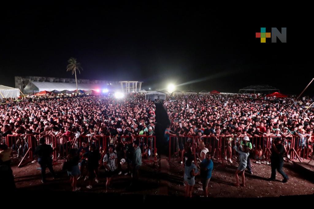 «Costa Esmeralda Fest» se consolida como espectáculo internacional de playa
