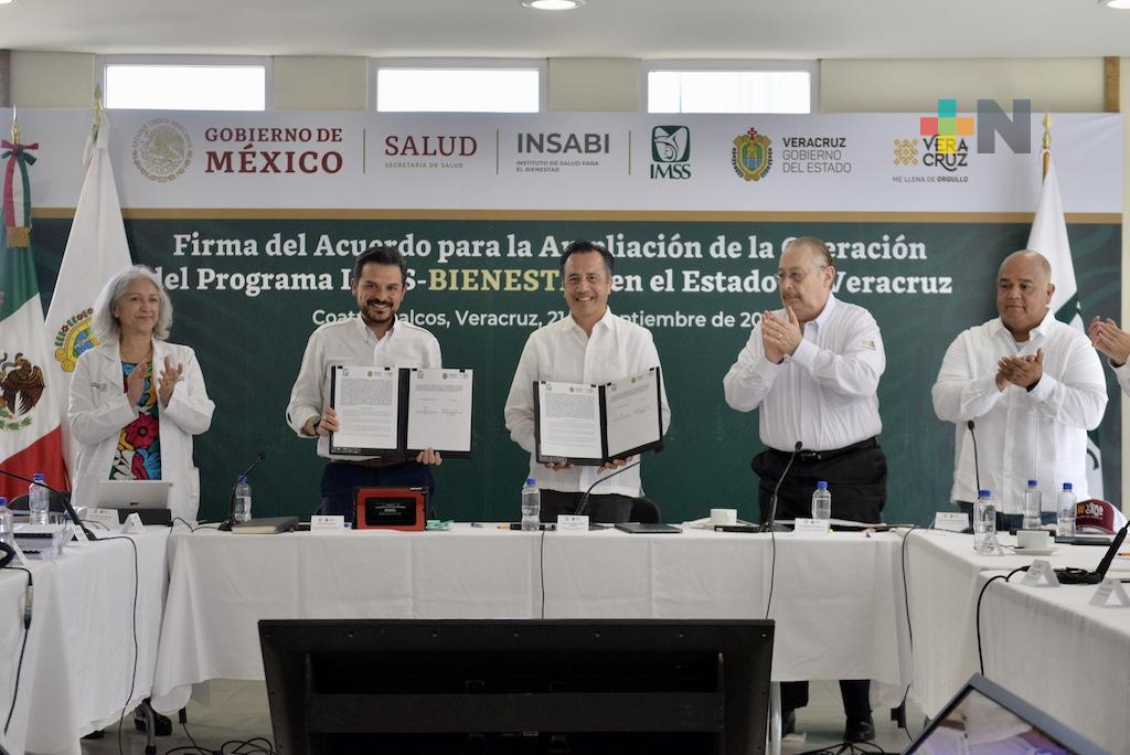 Firman gobierno federal y de Veracruz acuerdo macro para ampliar operación de IMSS-Bienestar, en el estado