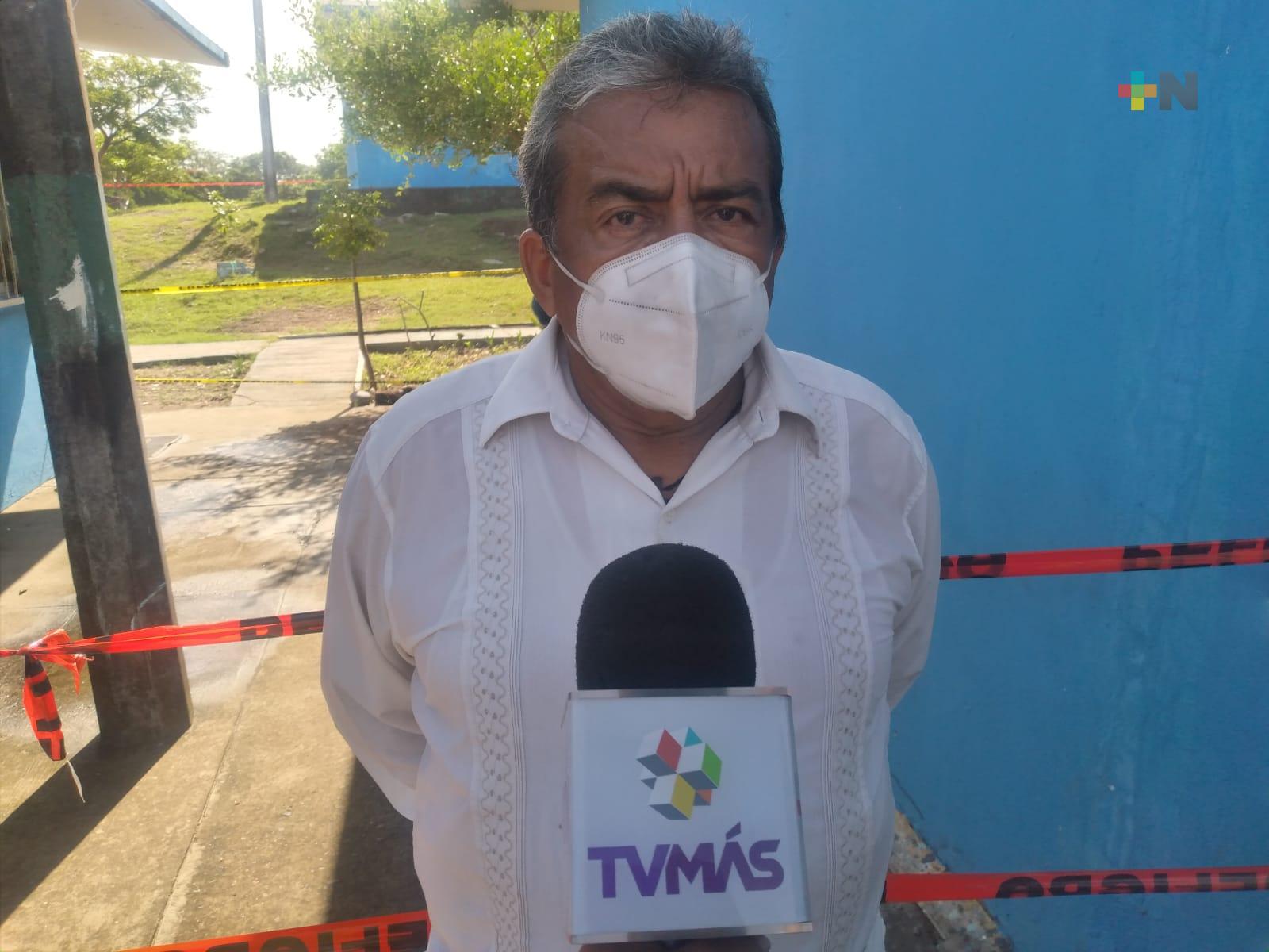 Caída de barda no afectó las clases en escuela primaria del municipio de Veracruz