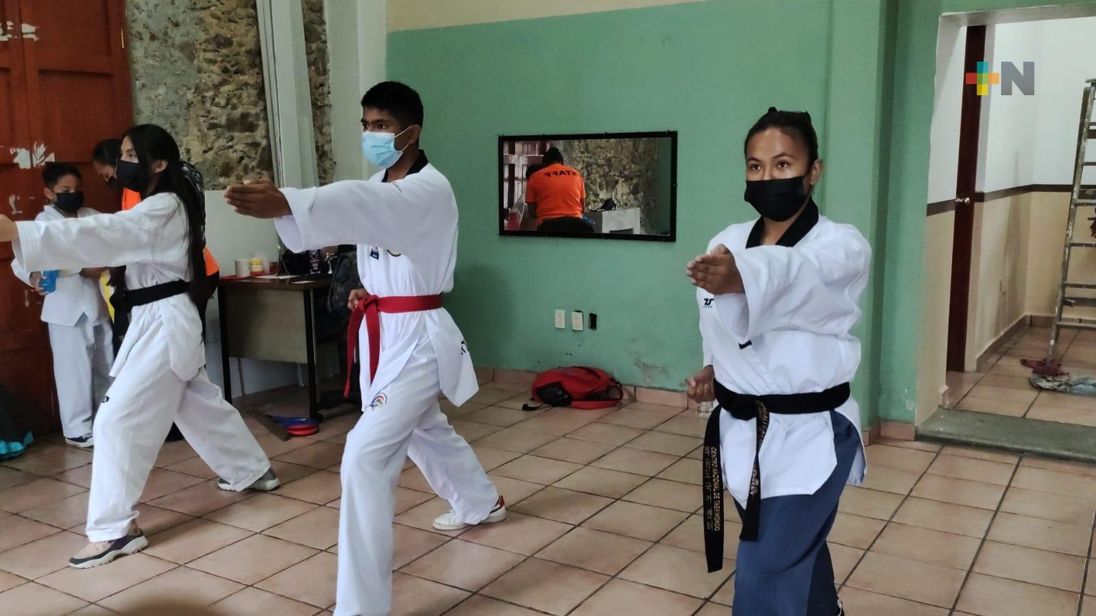 Cinco jóvenes de Chocamán participarán en Selectivo Estatal de Deporte Escolar de Taekwondo