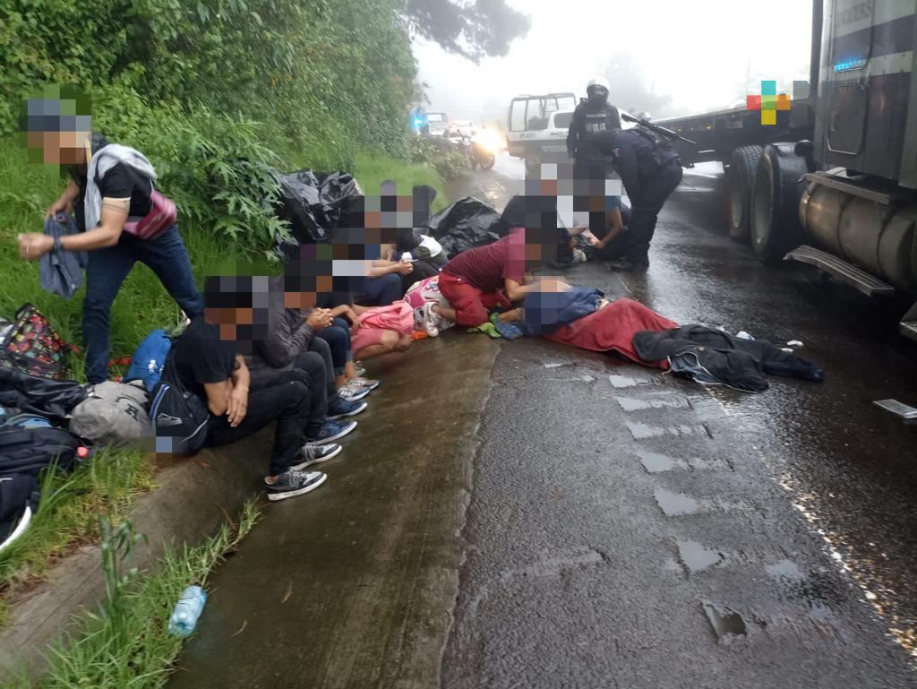 Rescata y asegura SSP a 18 migrantes en zona centro