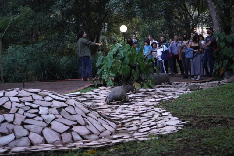 Durante el mes patrio continúan los recorridos nocturnos por el recinto más verde del IVEC