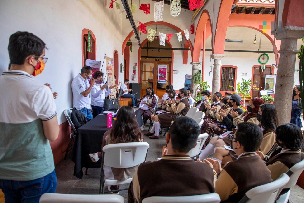 Acercan la lectura a jóvenes de Xalapa