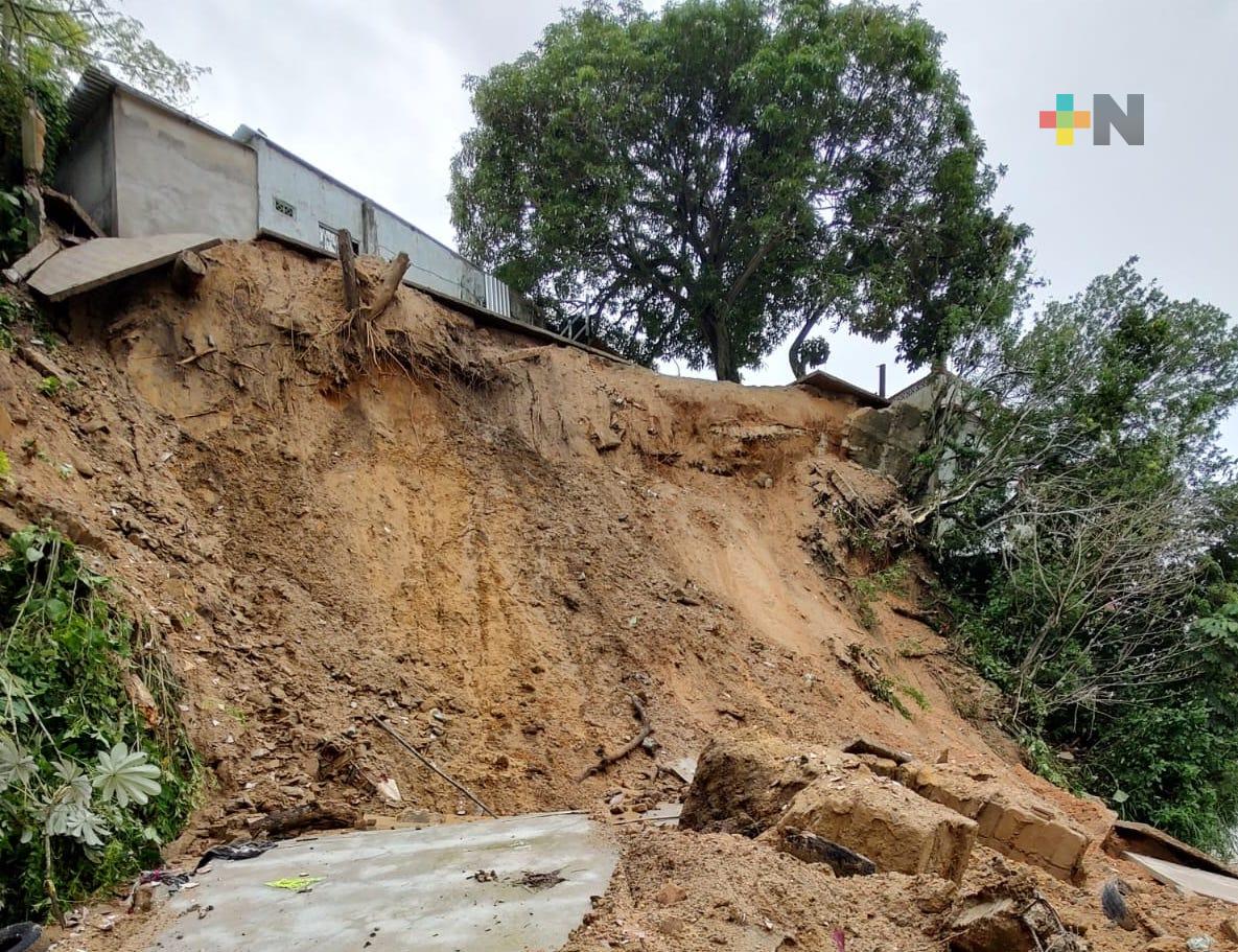 En Nanchital confirman desgajamiento de un cerro, a causa de las lluvias