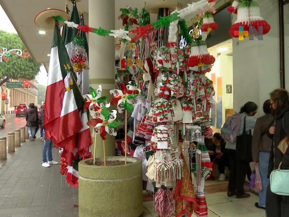 Leve incremento de venta de artículos patrios en Xalapa