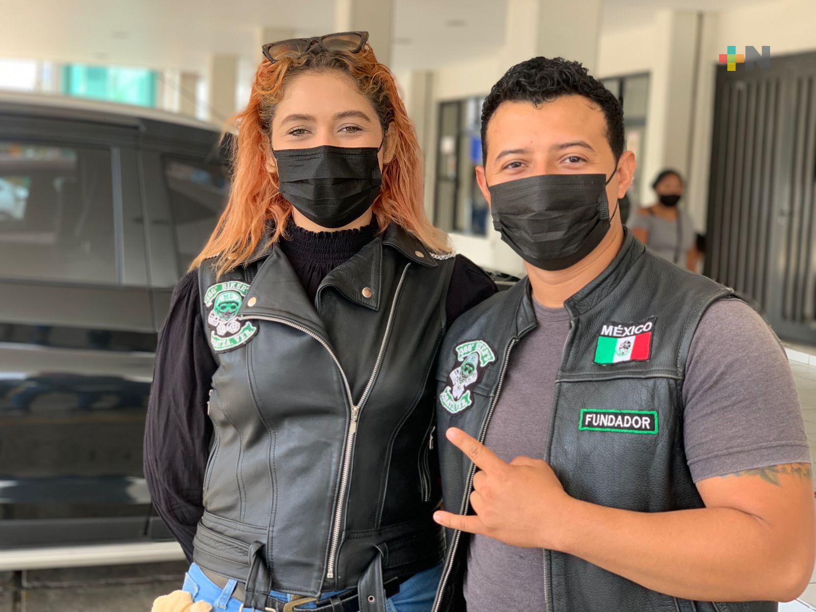 Motociclistas de Coatzacoalcos promueven uso del casco