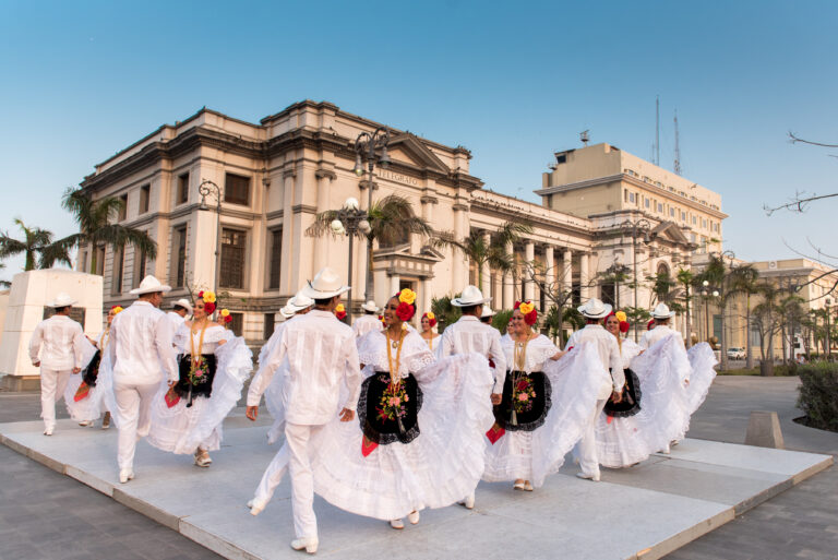 IVEC y UV invitan al espectáculo “Sabor a México”, con el Ballet Folklórico del Puerto de Veracruz