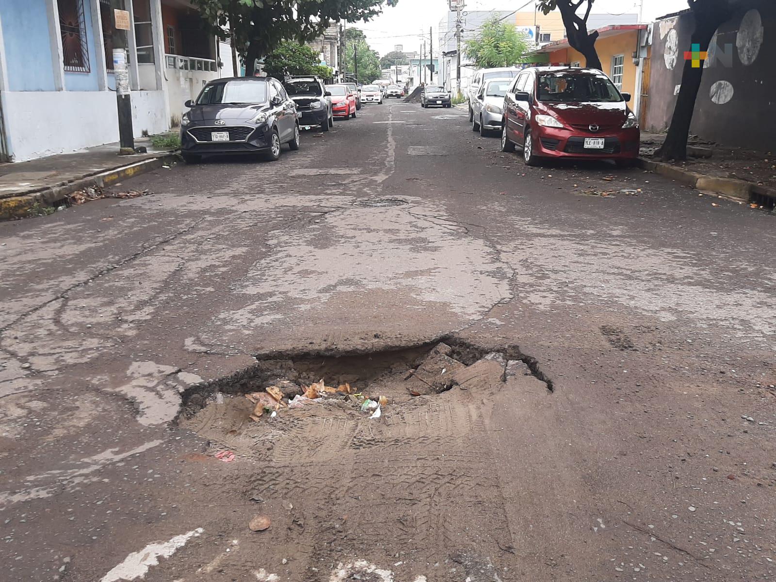 Ciudadanía urge rehabilitación de avenida 20 de Noviembre en Boca del Río