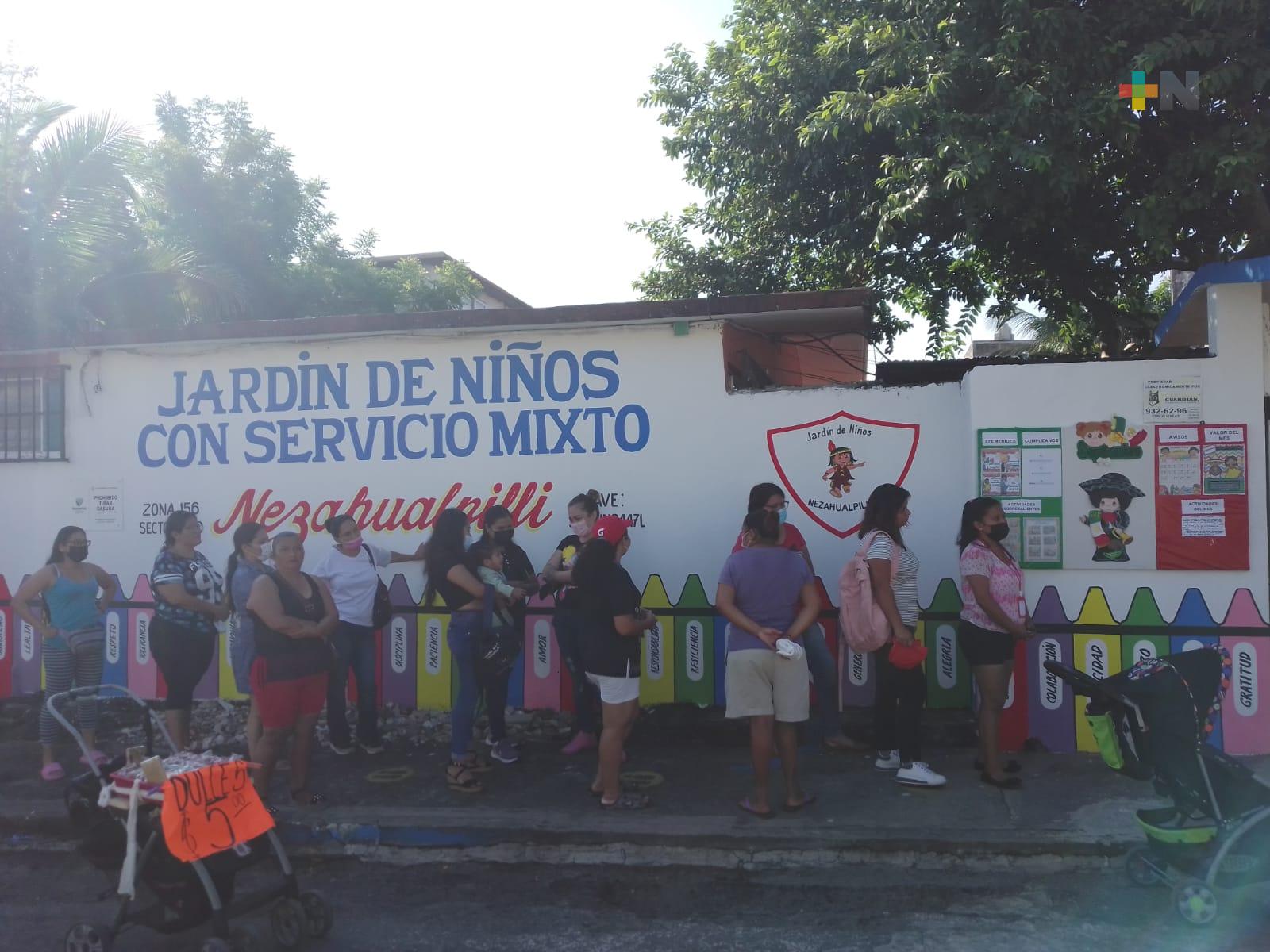 Mal estado de calle provoca accidentes en jardín de niños de Veracruz puerto