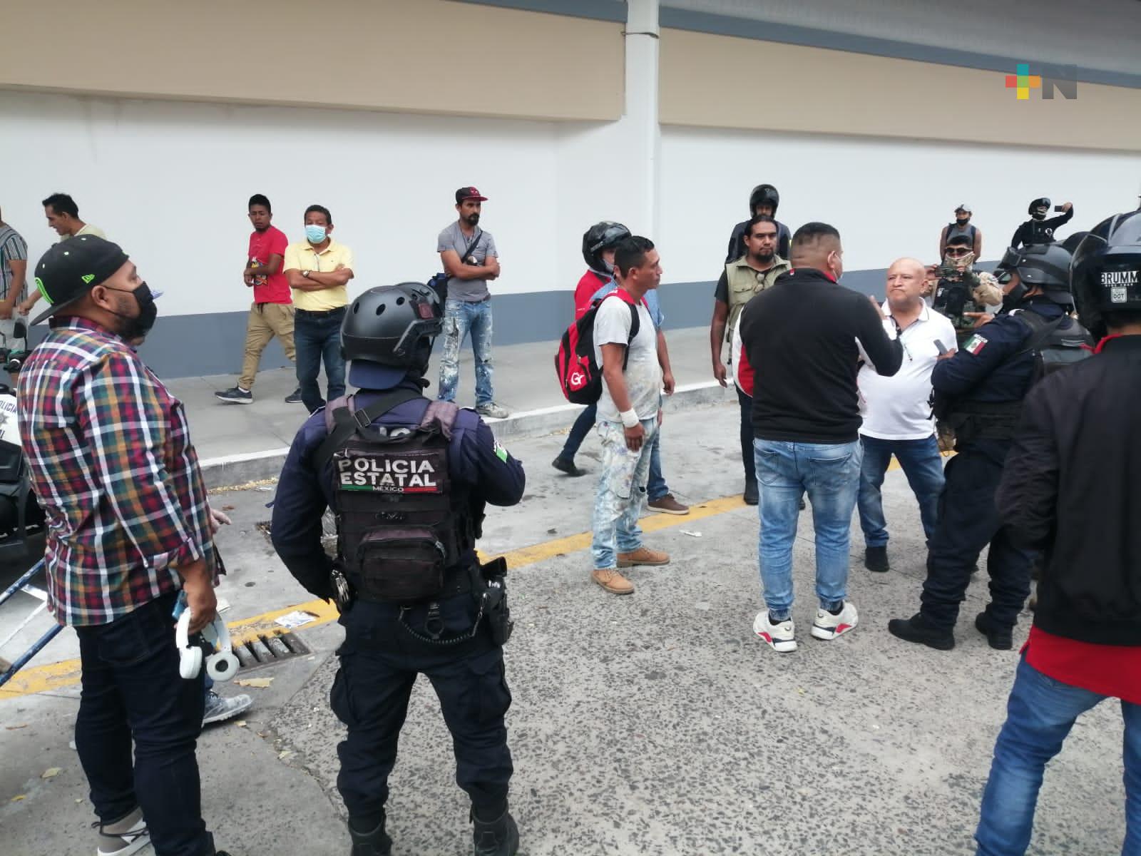 Agreden a reportero y fotógrafo tras informar de accidente en Veracruz puerto