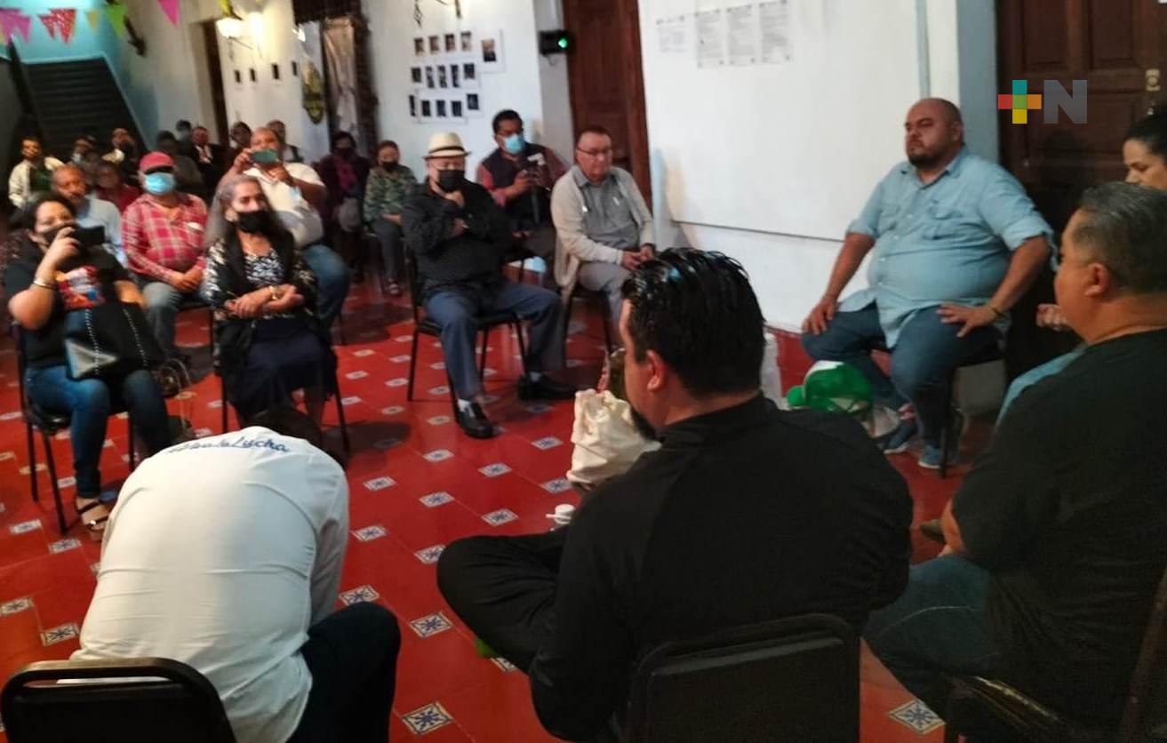 En Coatepec presentaron «Una Colección de Antología de la Lucha Libre»