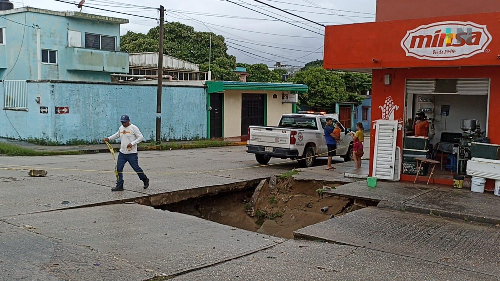 Se registró socavón en calles de Coatzacoalcos
