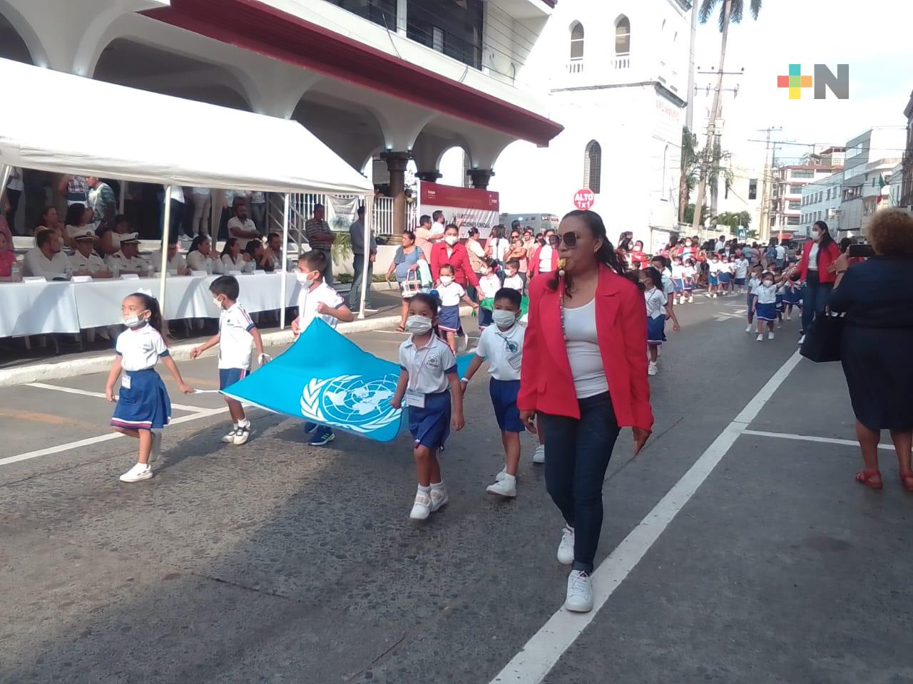 Con desfile, jardines de niños conmemoran el Día de las Naciones Unidas en Tuxpan