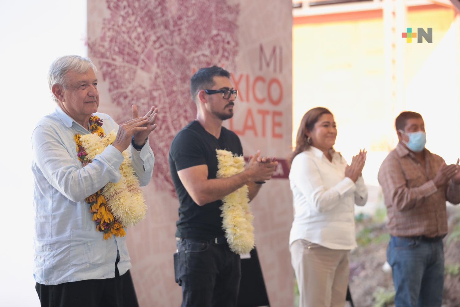 Habrá presupuesto para caminos y entrega de fertilizantes gratuitos en Puebla: AMLO