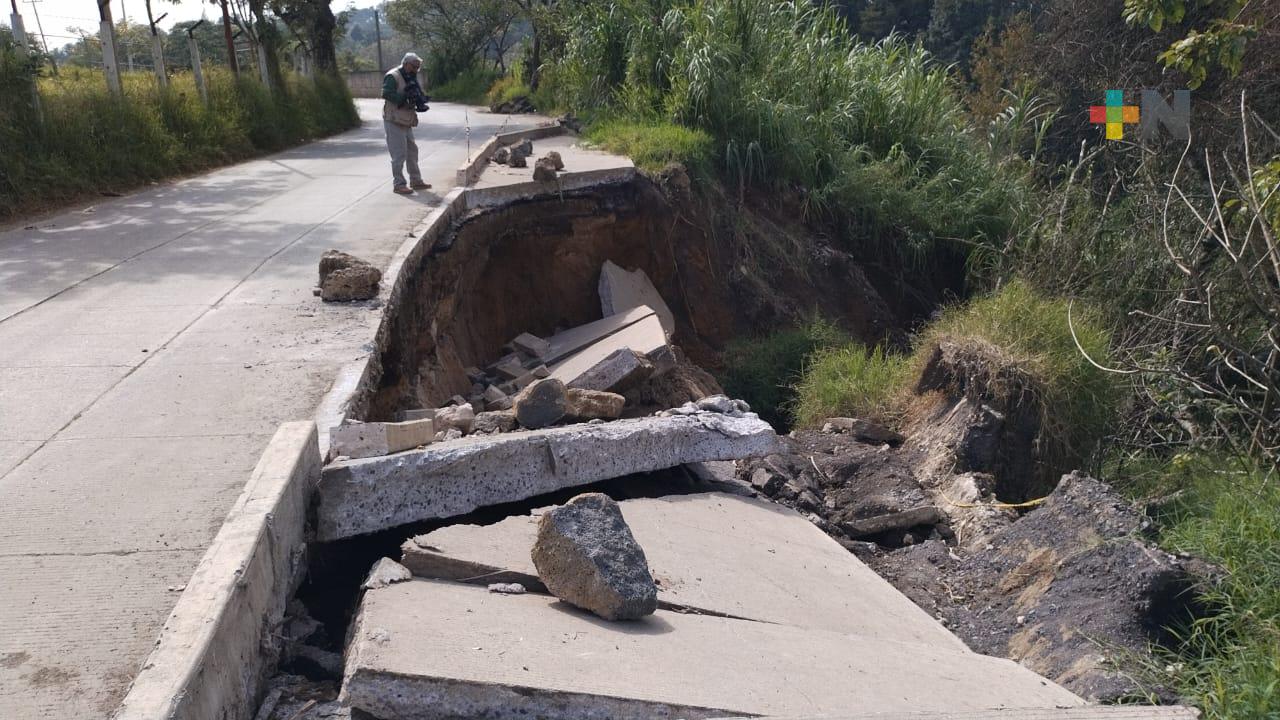 Colapsa parte de carretera que comunica a municipios de Xalapa y Banderilla
