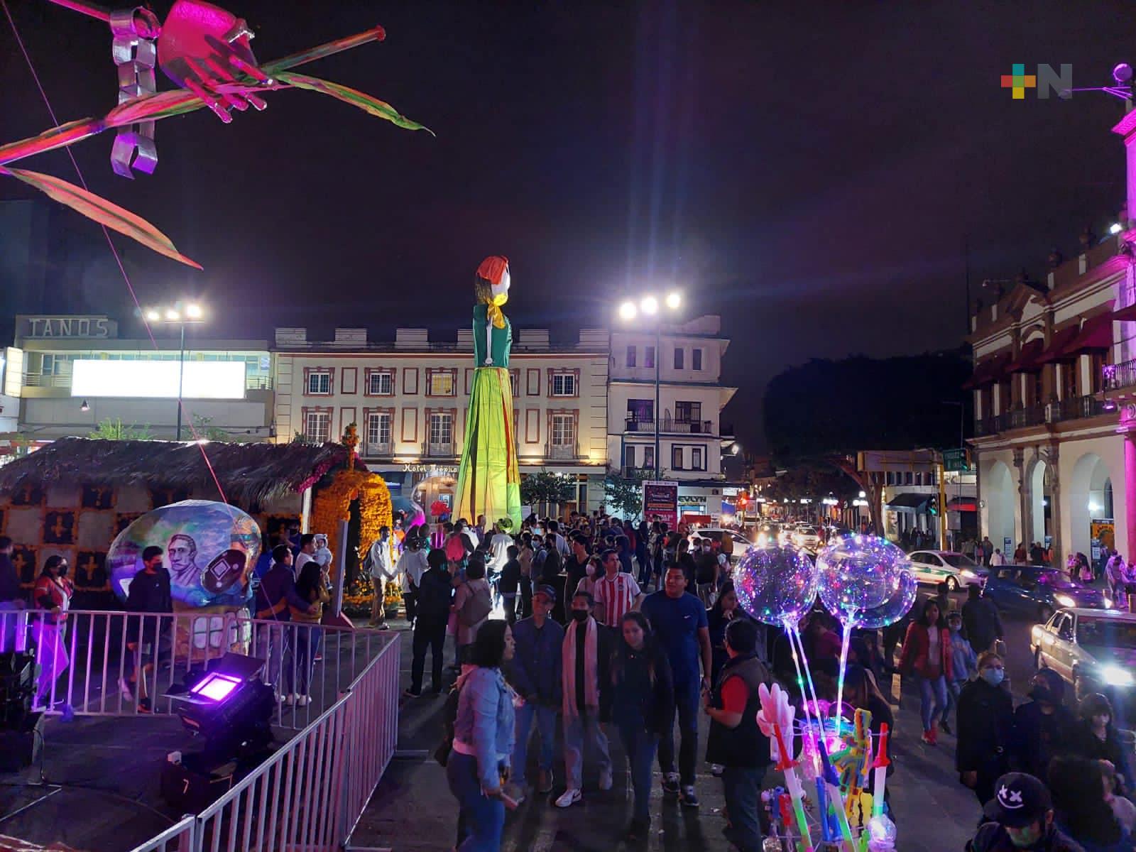 Miles de veracruzanos y turistas disfrutan altares del festival Mágico Veracruz: Eric Cisneros
