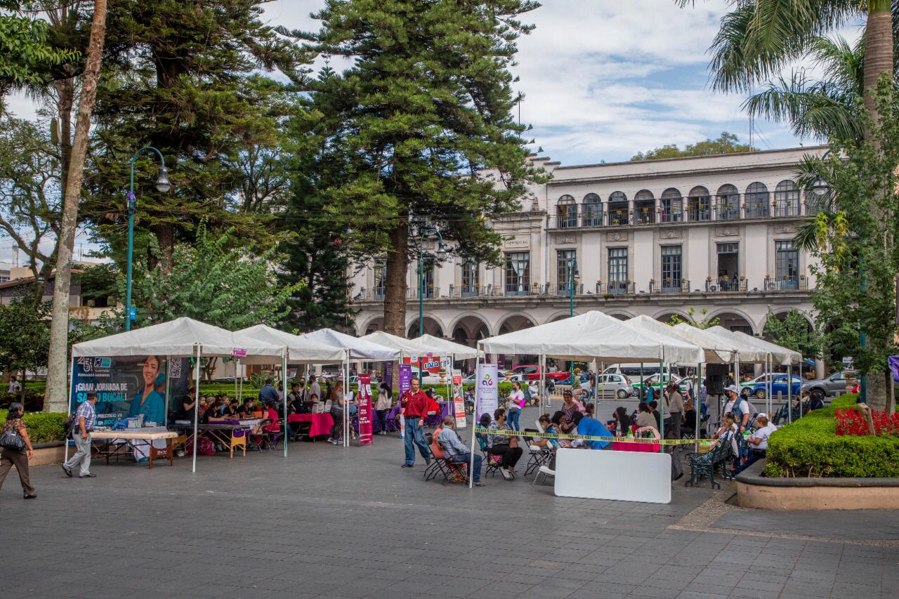 Más de 350 actas expidió Registro Civil de Xalapa en módulo de la Feria de la Salud este lunes