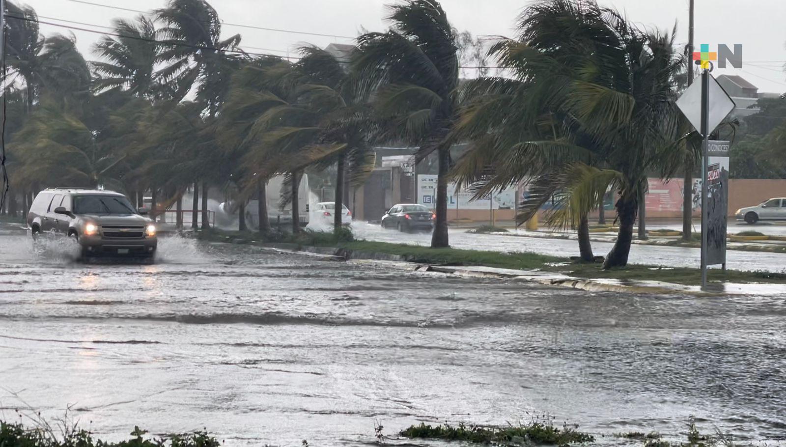 Por lluvias intensas, siete municipios del sur de Veracruz suspenden clases