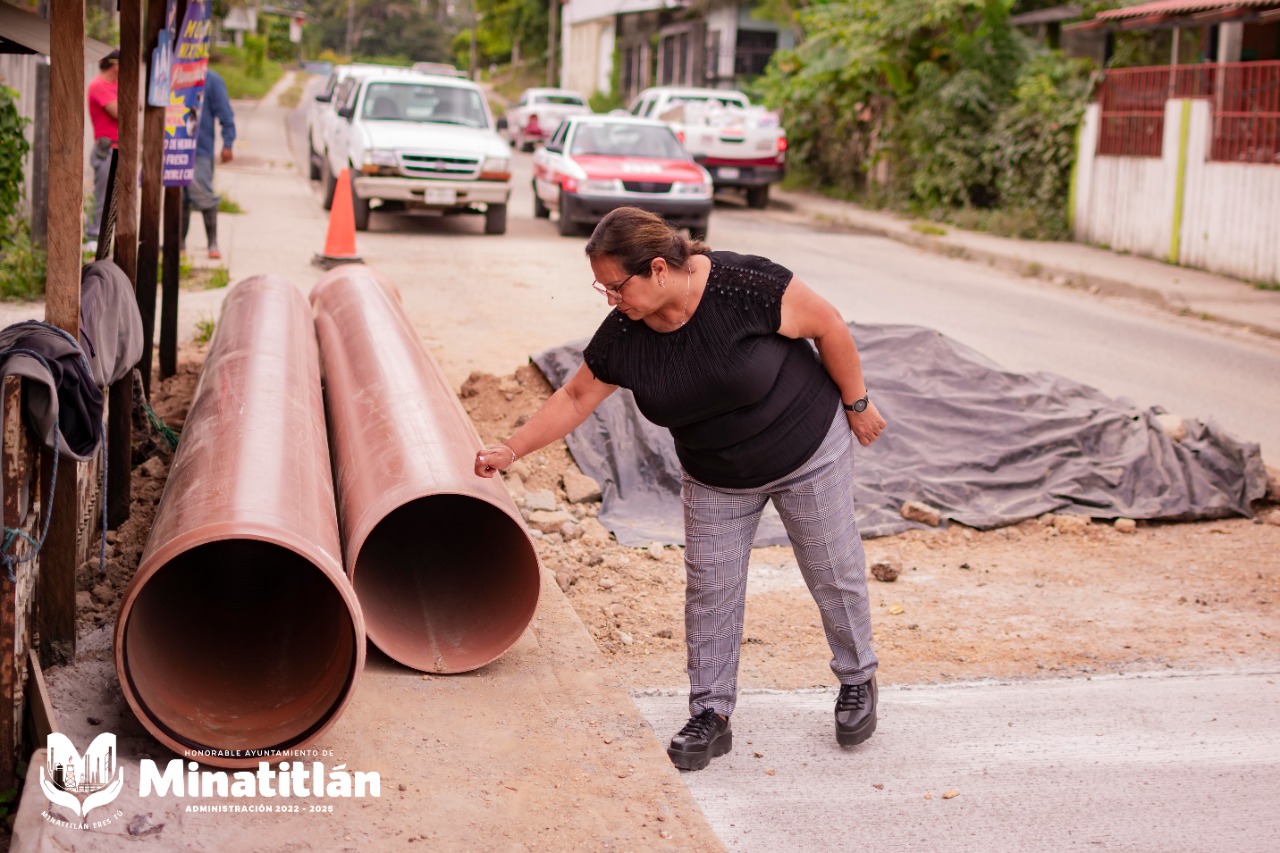 Supervisa alcaldesa de Minatitlán obras municipales