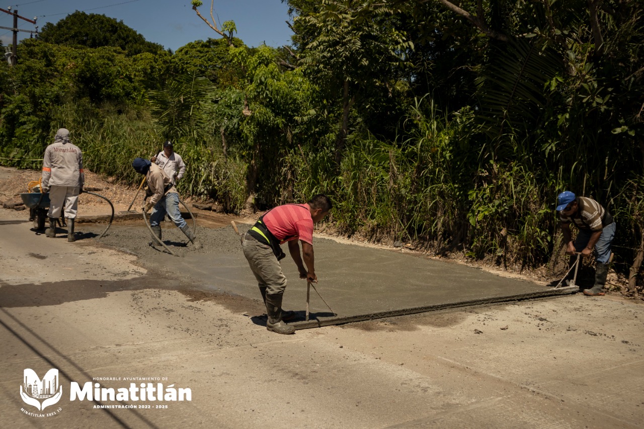 Avanza rehabilitación de la prolongación Atenas en municipio de Minatitlán