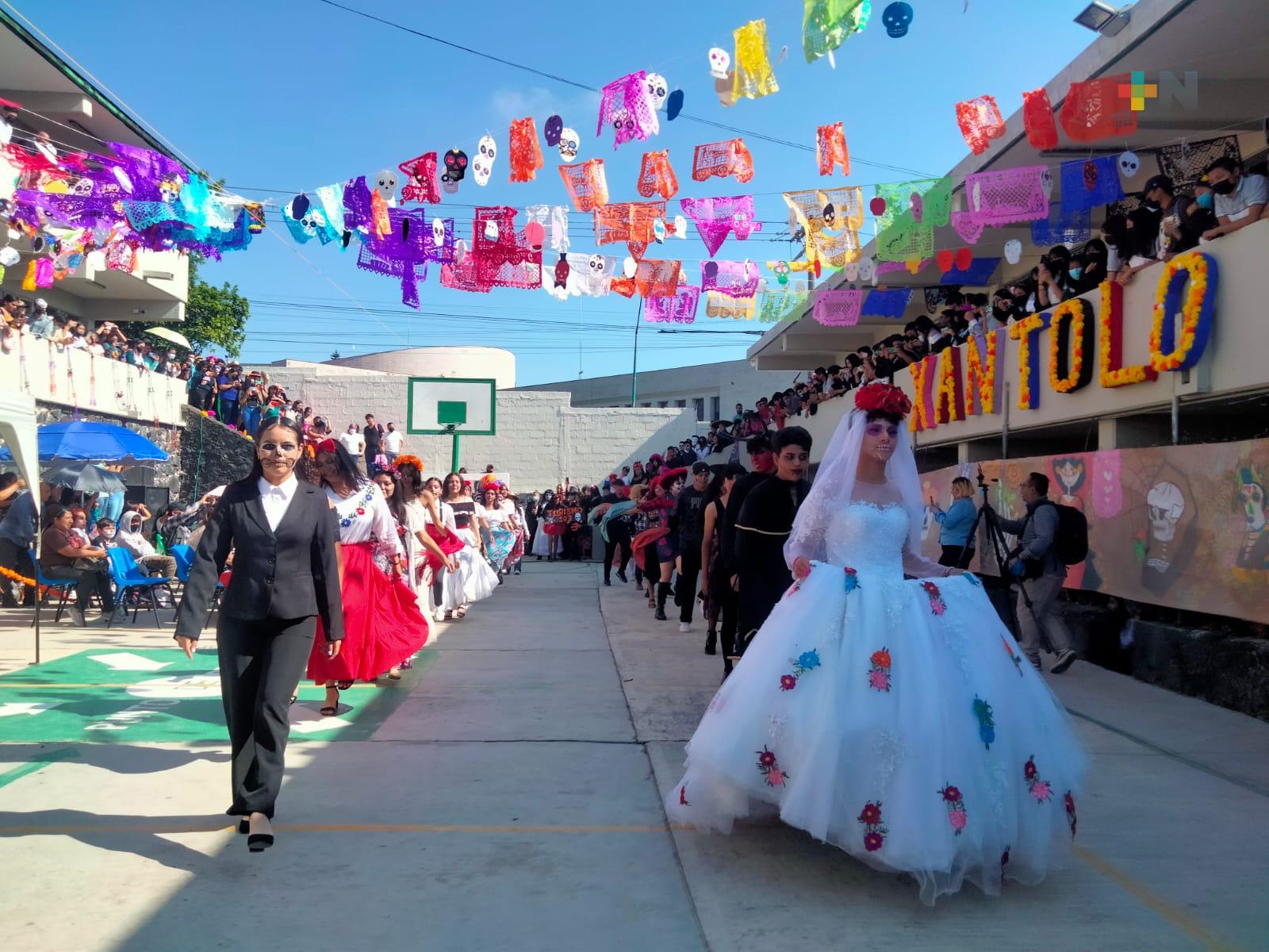 Celebran Xantolo en Conalep Xalapa