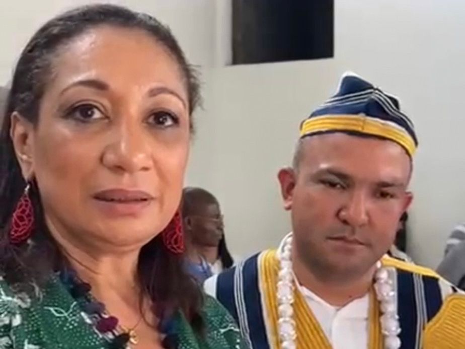 Ministra de Costa de Marfil reconoce a Eric Cisneros por trabajar en dignificación de los pueblos afrodescendientes