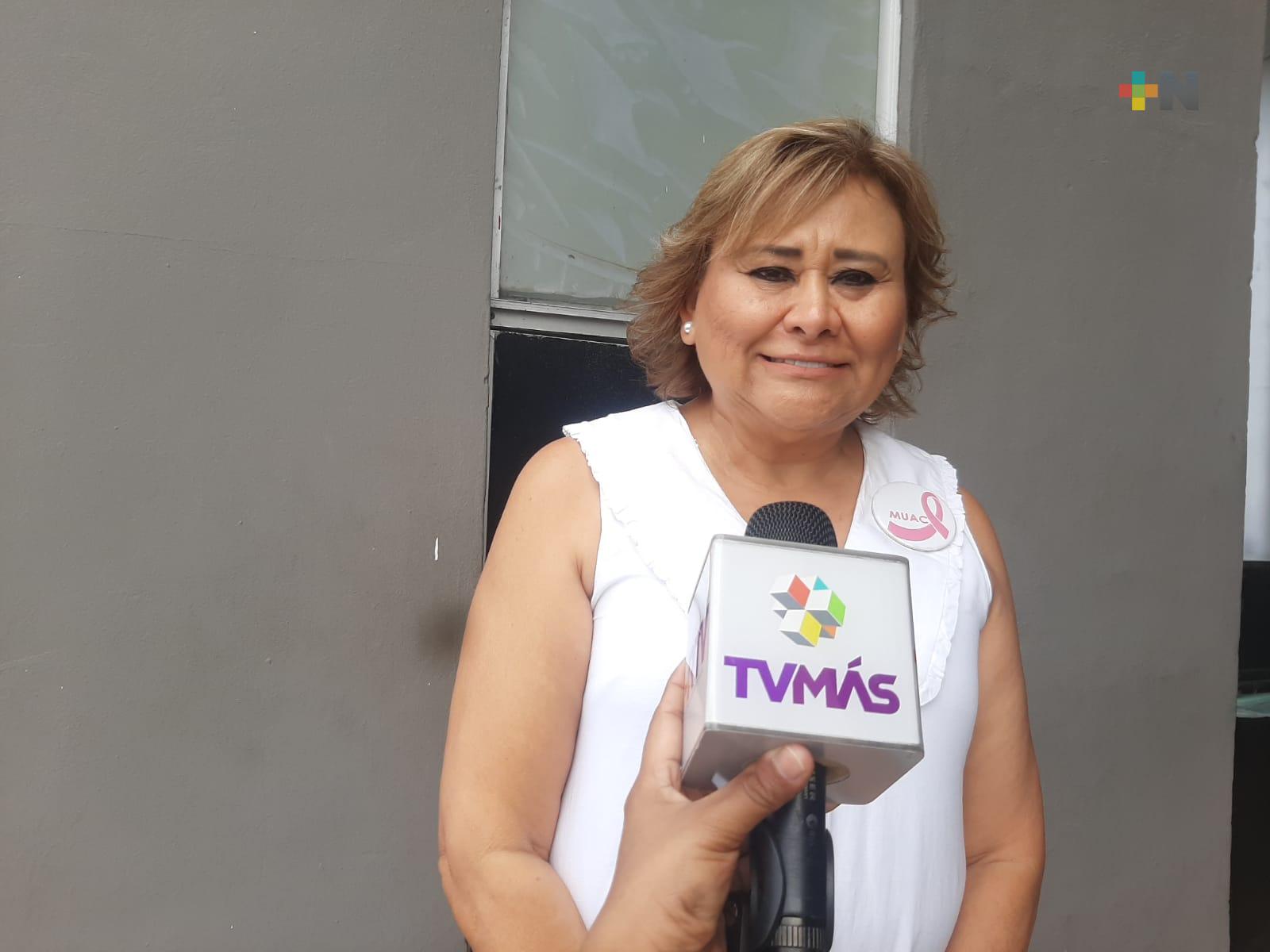 Mujeres que han vencido el cáncer de mama deben continuar con chequeos; aumentan recaídas