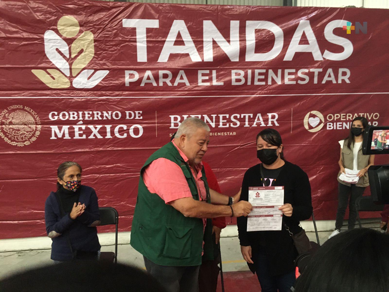 En Xalapa entregaron microcréditos a beneficiarios del programa Tandas para el Bienestar