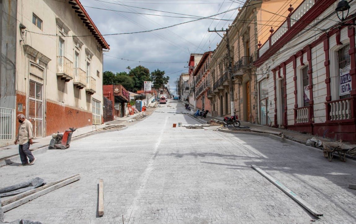 Este lunes, se reabre la calle Clavijero en Xalapa