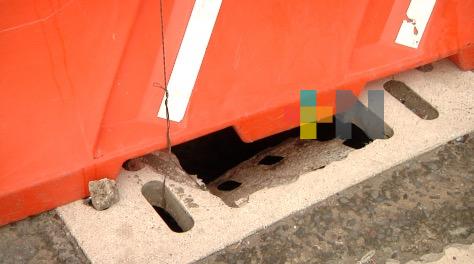 En Boca del Río piden colonos cambio urgente de alcantarilla rota para evitar accidentes