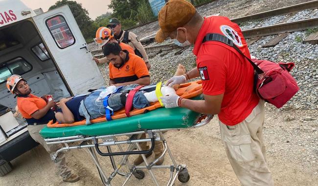 Auxilia INM en municipio de Oluta a menor de edad arrollada por el tren