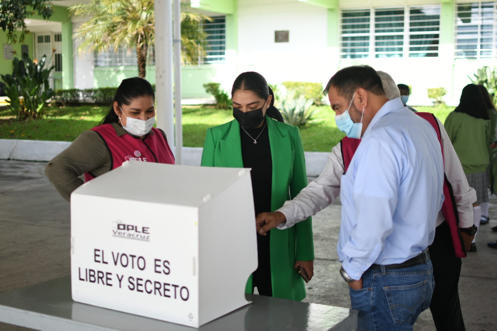 OPLE realizó ejercicio democrático con  casilla electrónica en secundaria de Coatepec