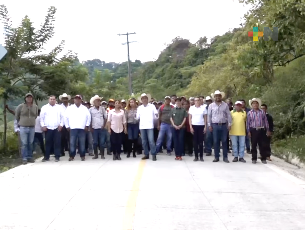Concluye primera etapa de carretera Tlachichilco-Zacualpan, supervisa la obra; Cuitláhuac García