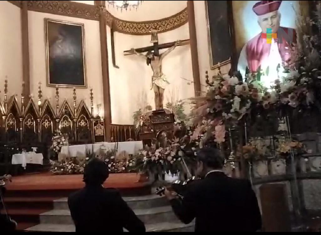 Cientos de peregrinos entonan mañanitas a San Rafael Guízar y Valencia