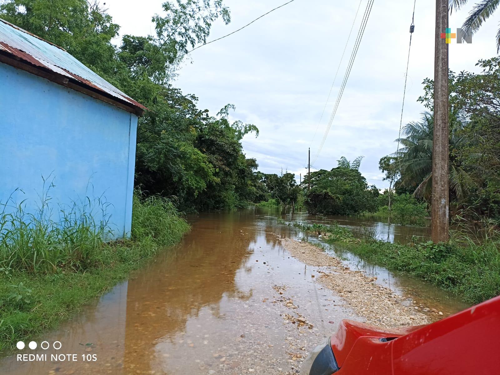 Comunidades afectadas en Coatzacoalcos por desbordamiento de arroyos