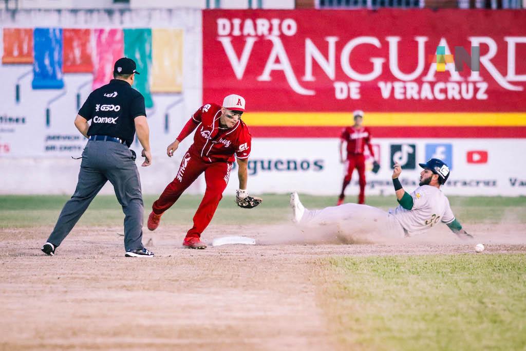 El Águila-Bravos empata 3-3  en 10 entradas ante Pericos