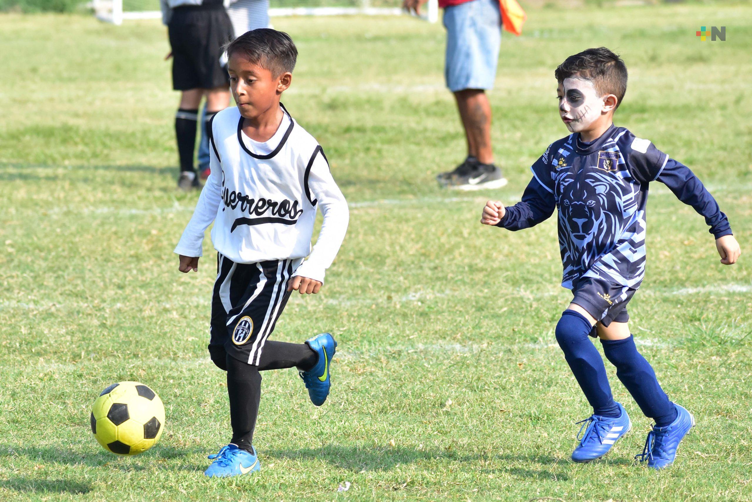 Celebran Día de Muertos en Liga Formativa «Pirata» Fuente
