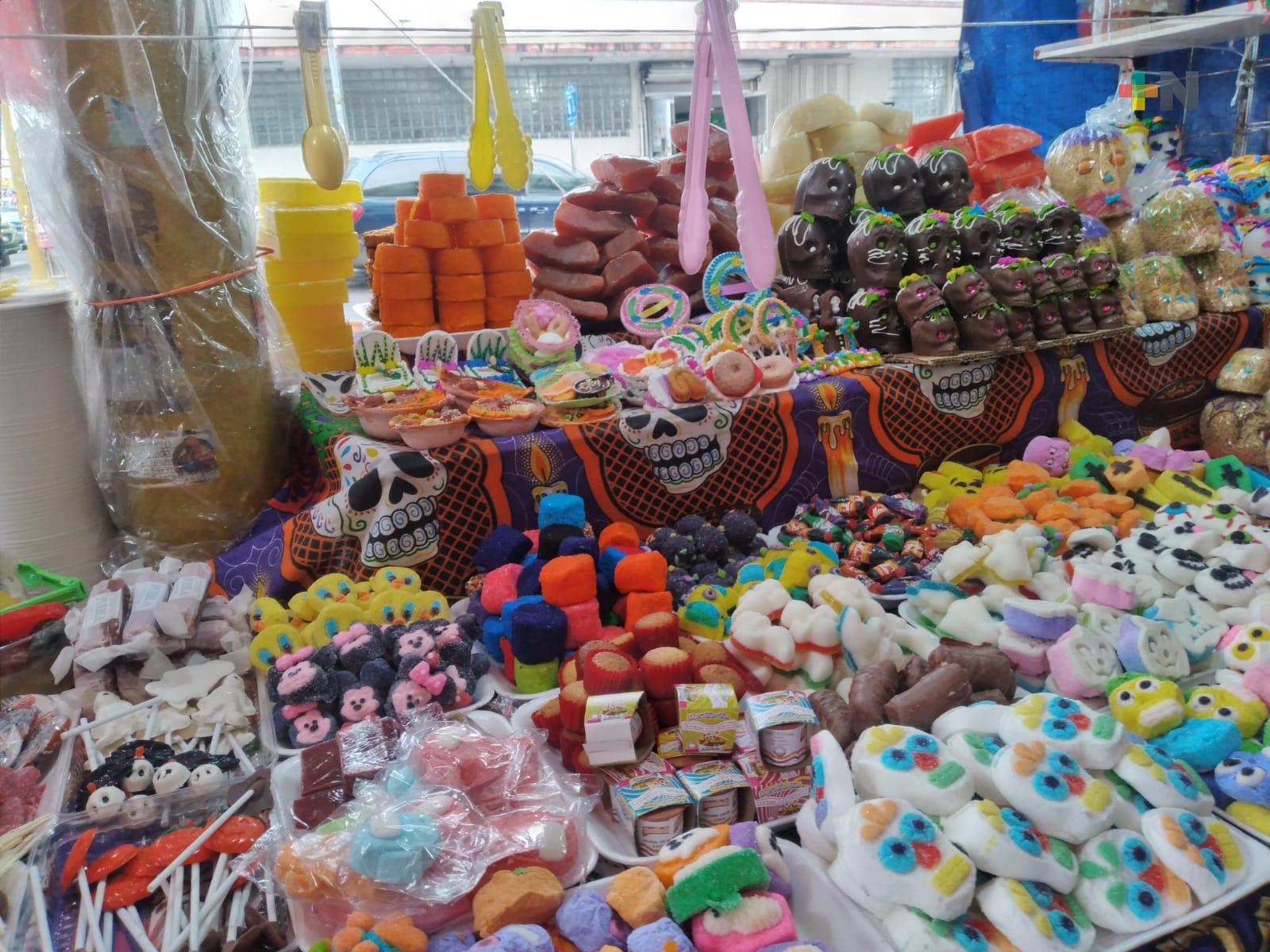 Comercio de municipio de Veracruz ya muestra la cercanía de Día de Muertos