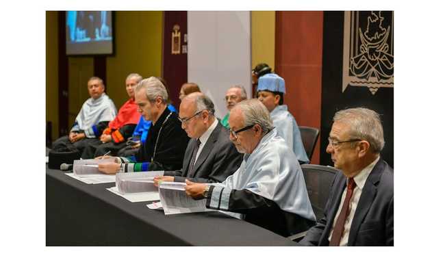 Reconoce Agencia Espacial  a ejecutivo de NASA de origen mexicano y estrechan colaboración espacial