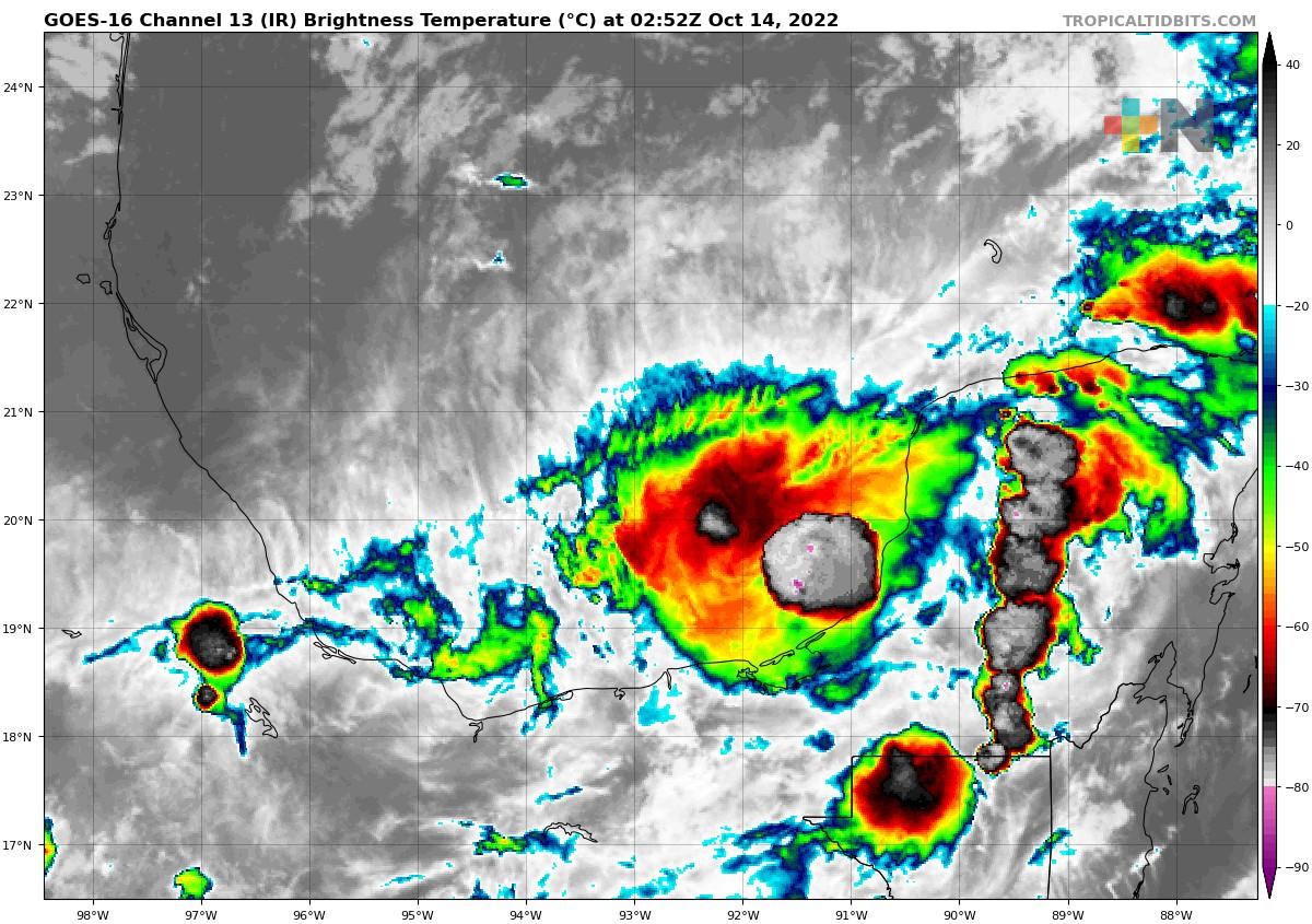 «Karl» se desplaza sobre la sonda de Campeche, a las 22:00 horas: SPC