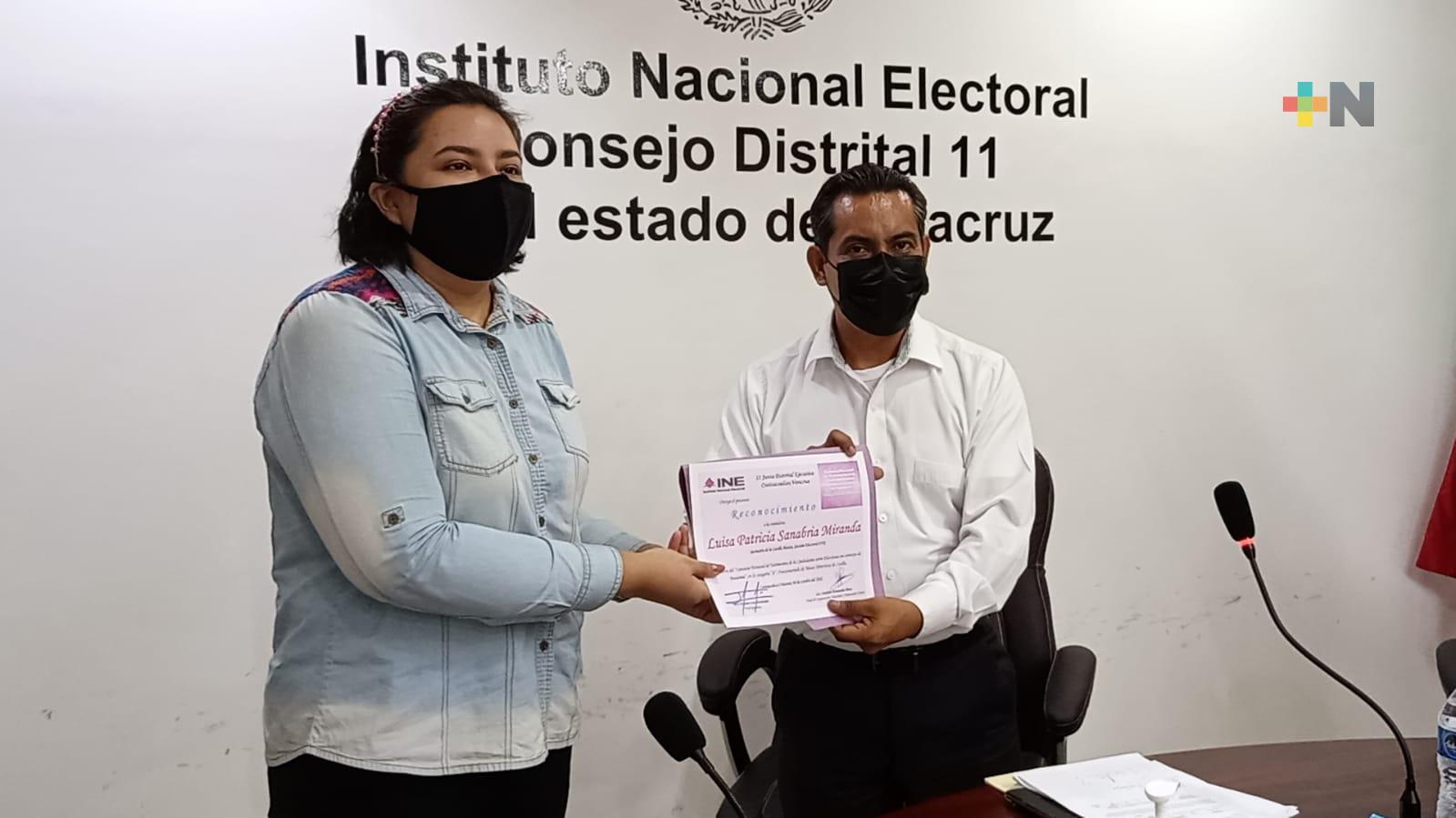 Coatzacoalqueña ganadora de concurso de INE sobre testimonios de elecciones en pandemia