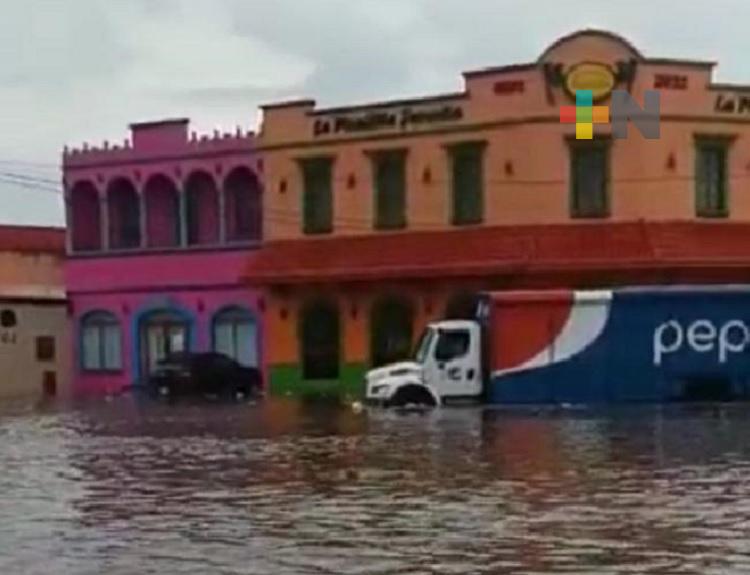 Lluvias inundan calles y colonias de Coatzacoalcos
