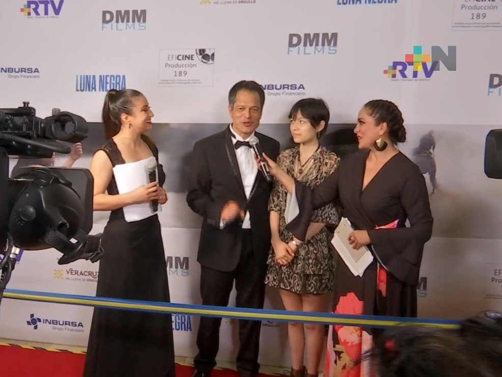 Presentan “Luna negra” en Xalapa