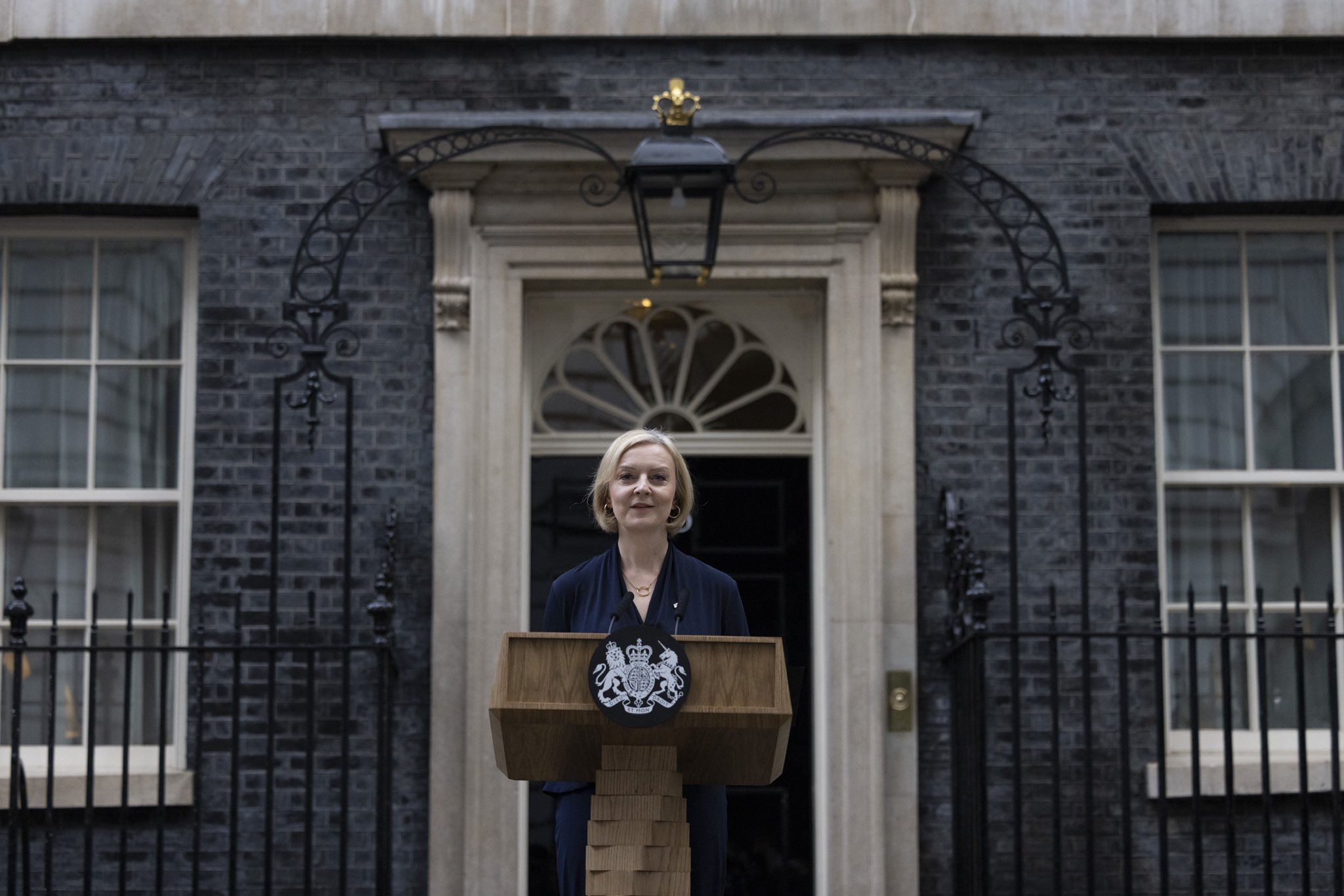 Liz Truss, primera ministra del Reino Unido renuncia a su cargo
