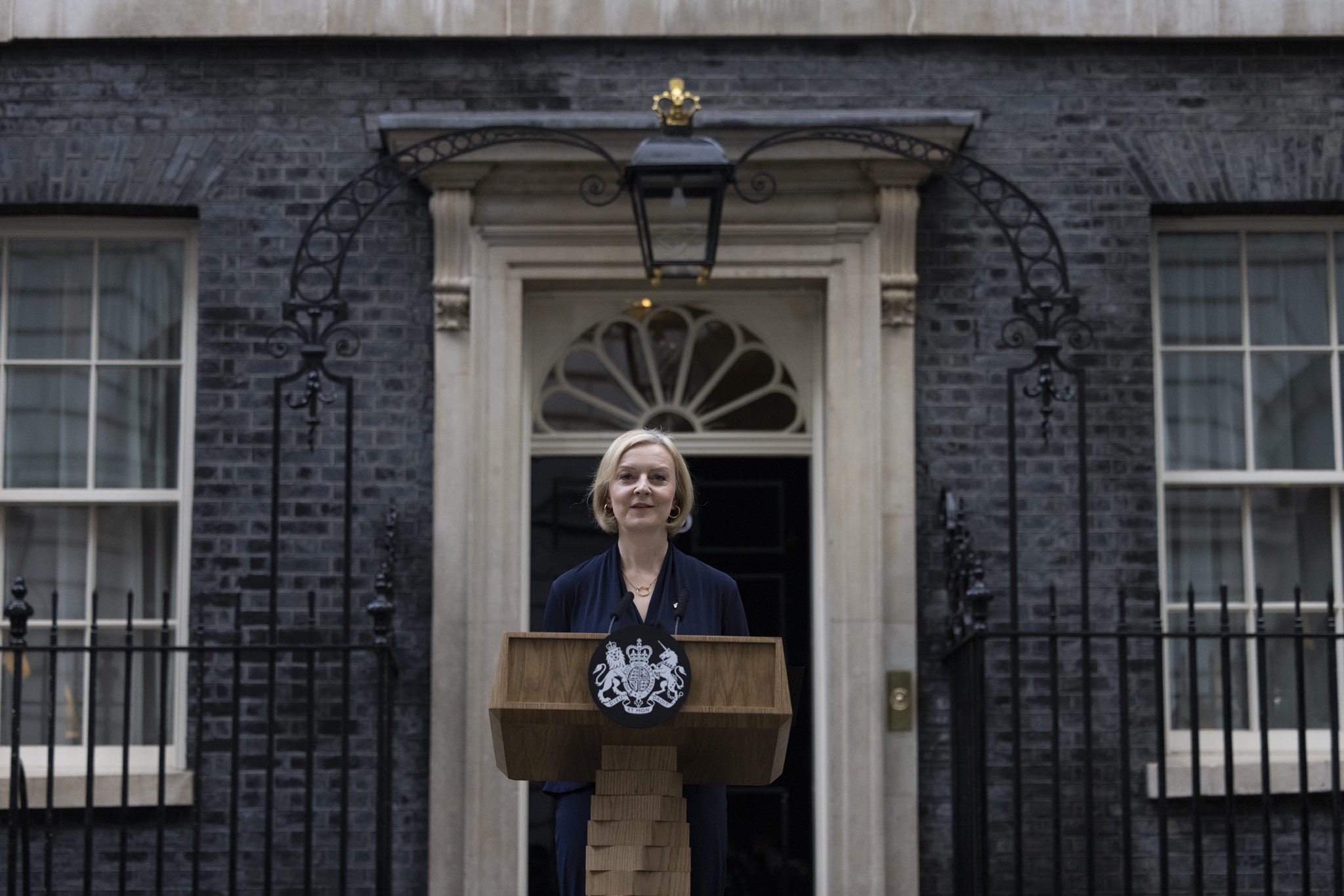 Liz Truss, primera ministra del Reino Unido renuncia a su cargo