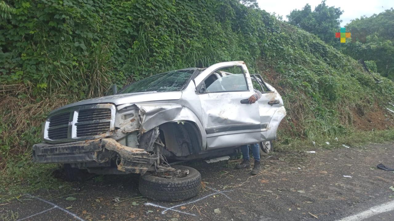 Reportan volcadura de migrantes en autopista Cosoleacaque-Acayucan