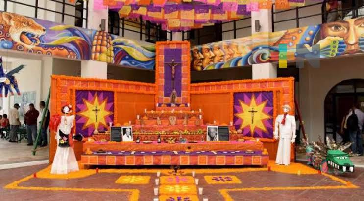 PC Coatzacoalcos pide precaución con veladoras de ofrendas para evitar incendios