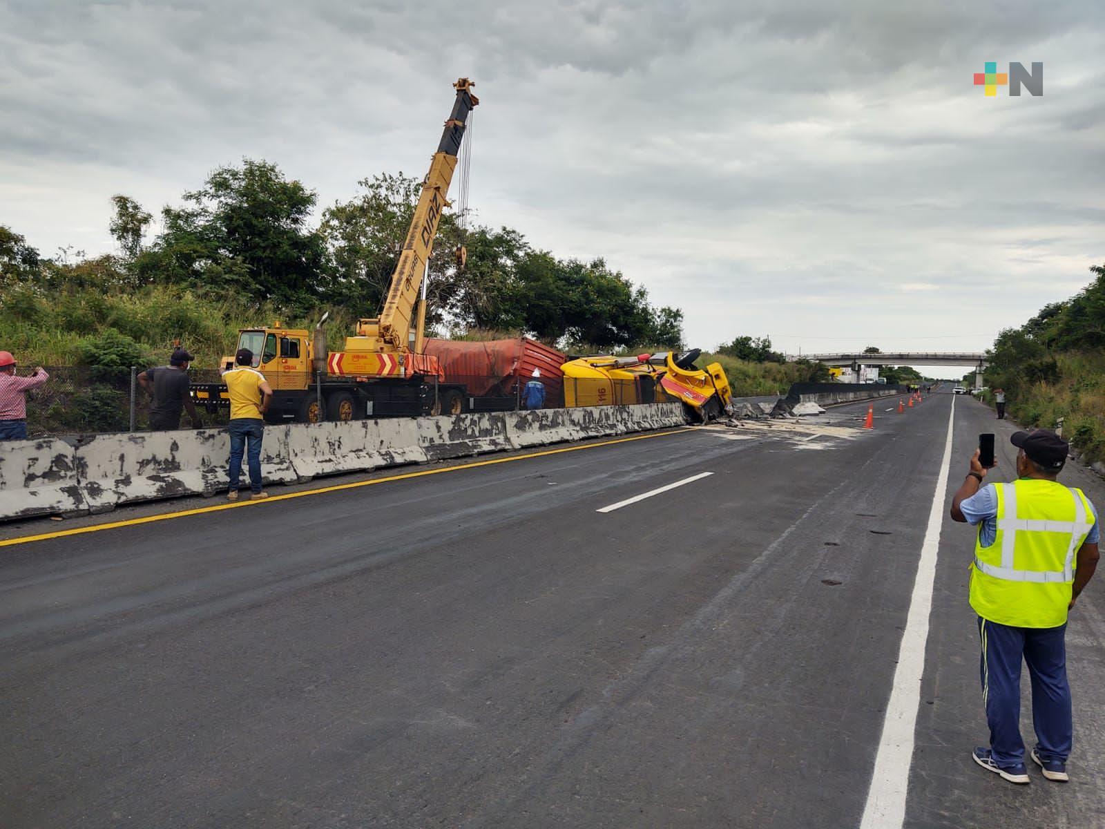 Tras accidente, reabren circulación en entronque de Rinconada-Emiliano Zapata