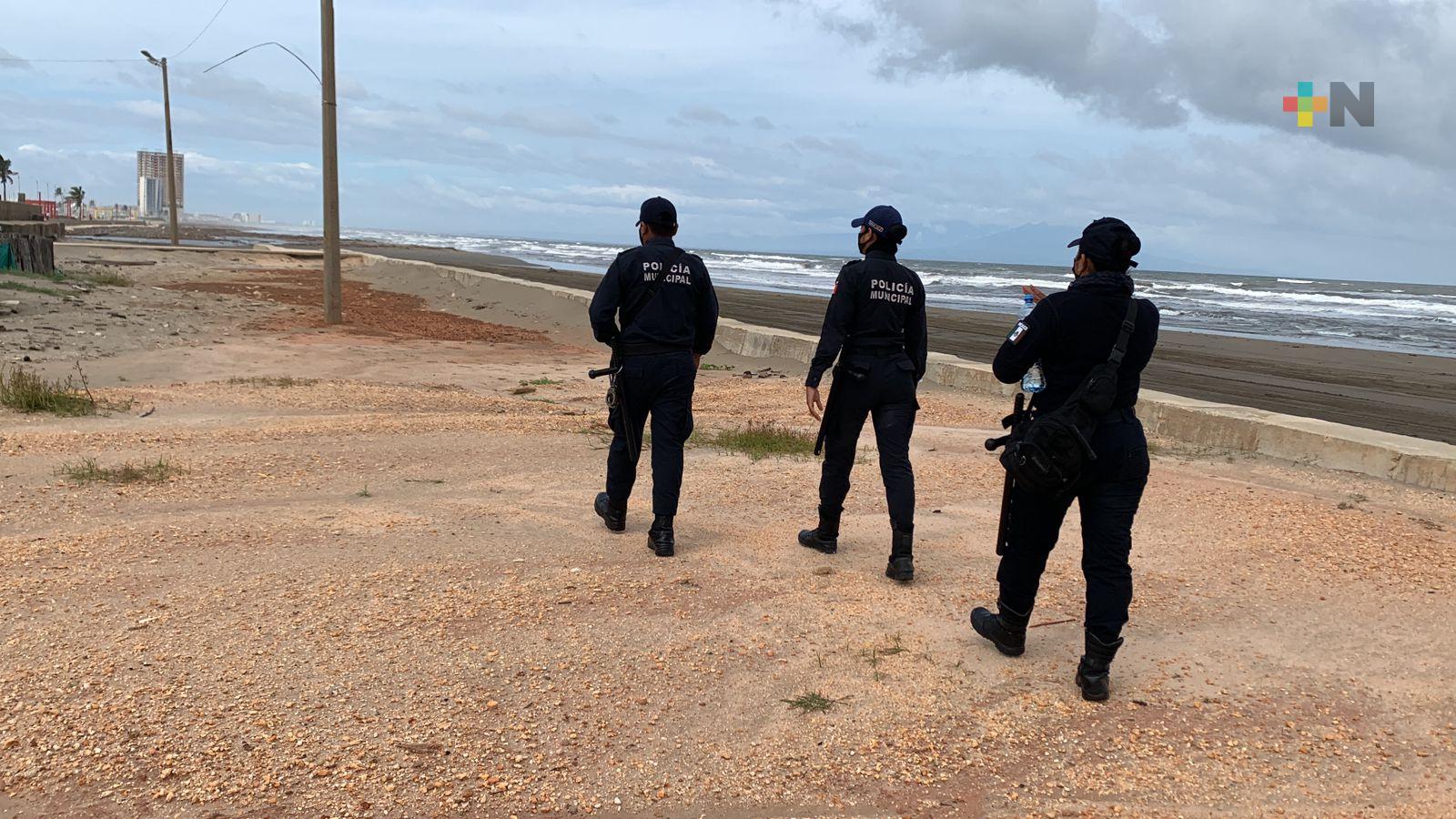 Policía recorre playas de Coatza para prevenir ingreso a playas