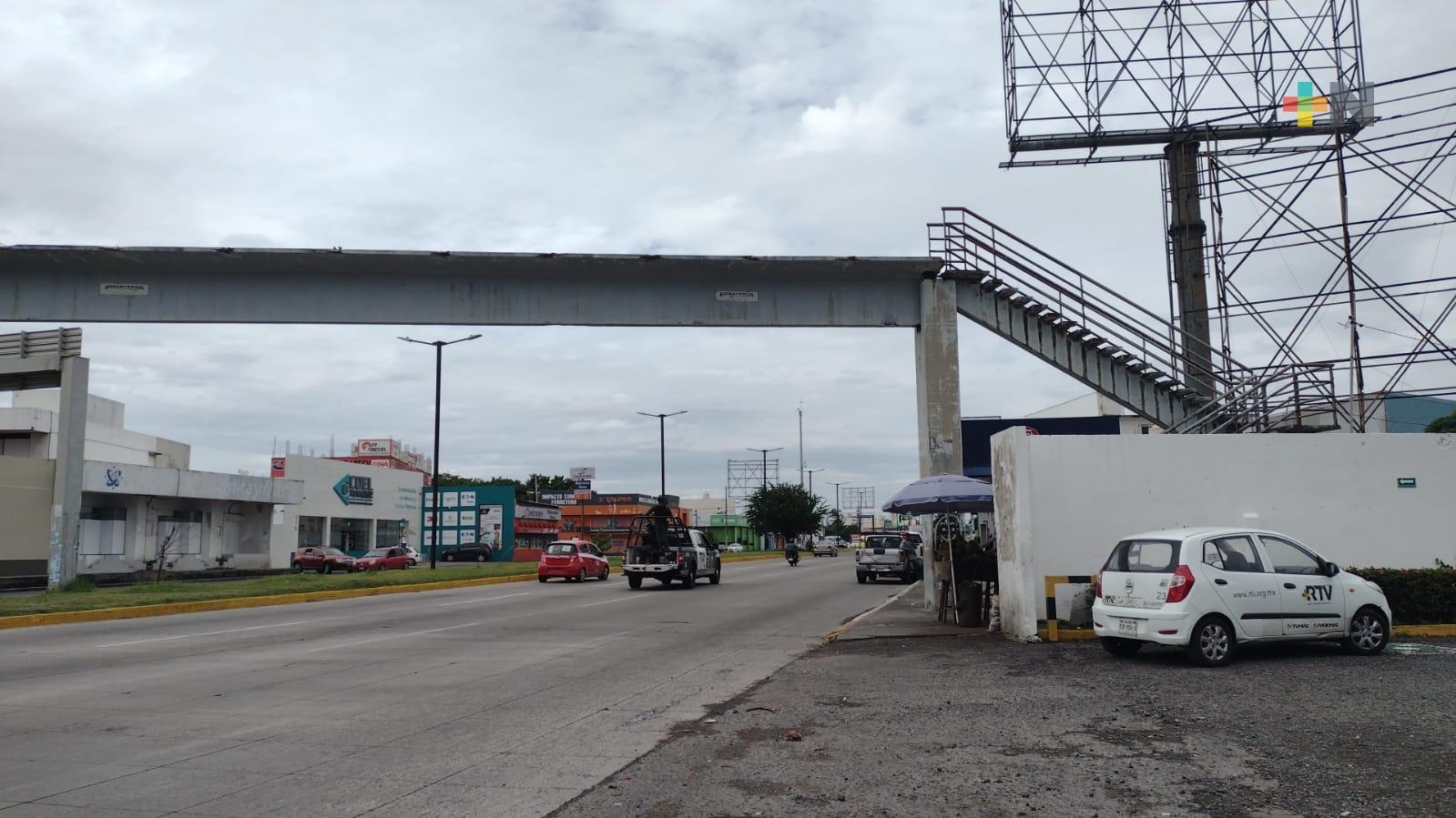 Exigen vecinos puente peatonal en bulevar Rafael Cuervo de Veracruz puerto